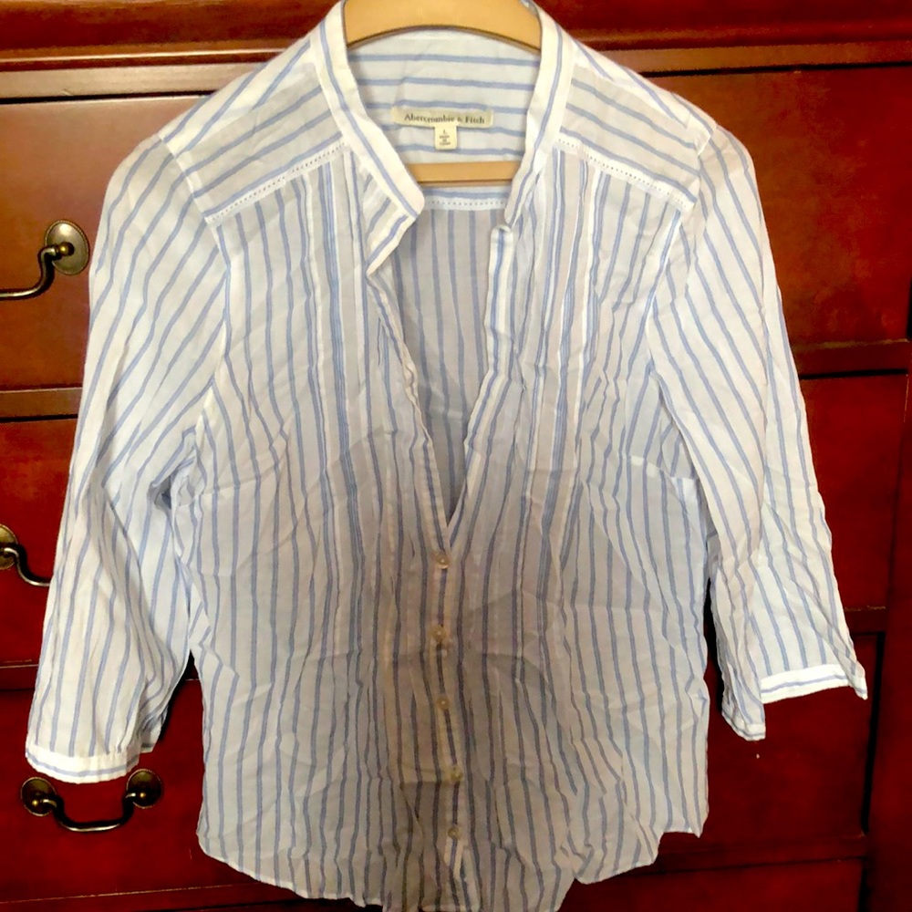 Cute Abercrombie & Fitch shirt nwot
